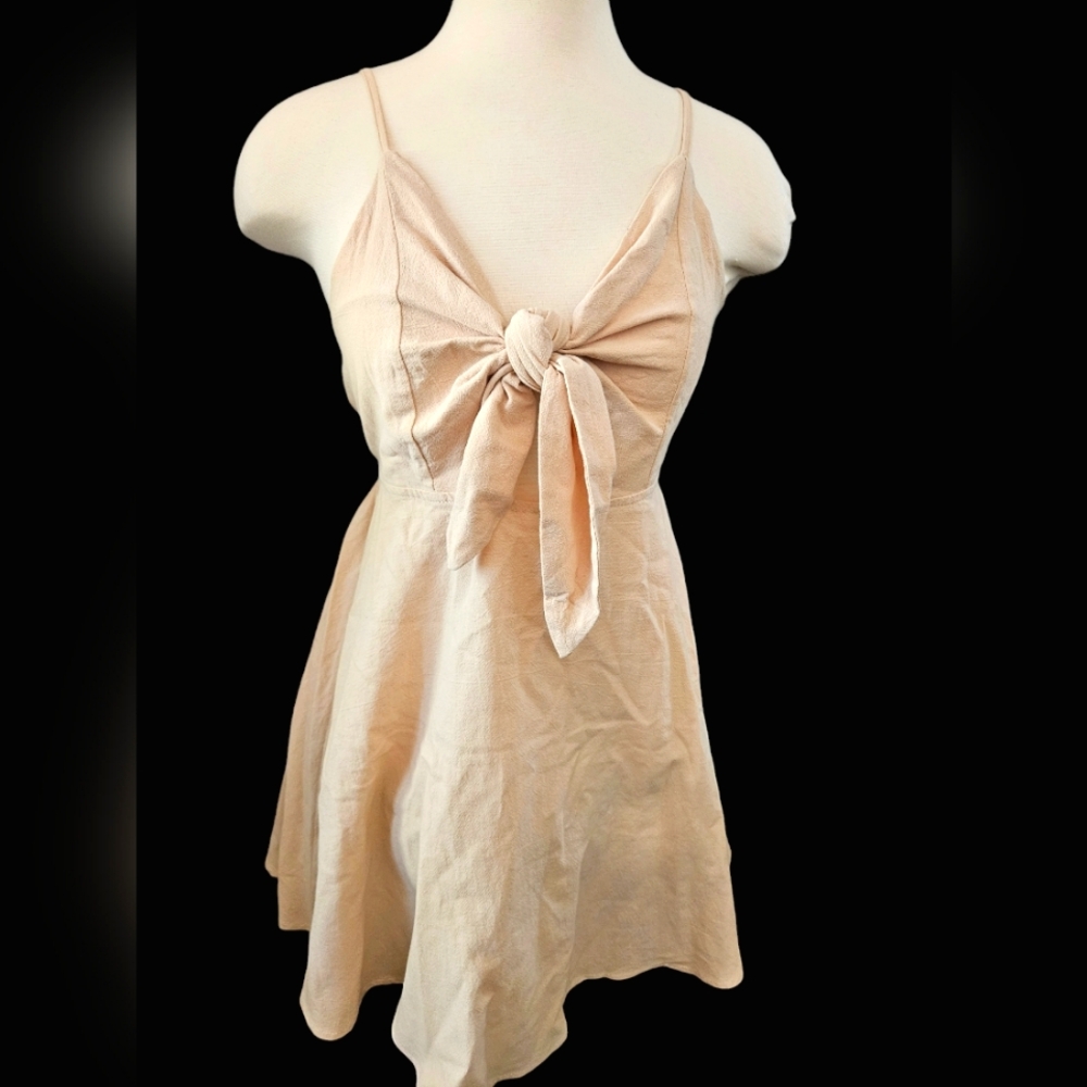THE PERFECT summer dress, size Small, Cream Color, 100% Cotton.